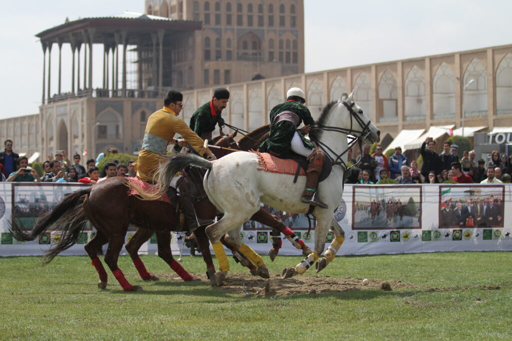 Chogan In Royal Square! - Esfahan Ziba