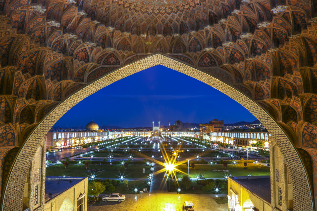 The lost plunders - Esfahan Ziba